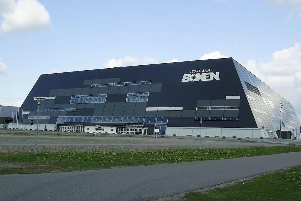 170 M2 Stort Hus Taet Pa Centrum, Mch Og Boxen Herning Extérieur photo